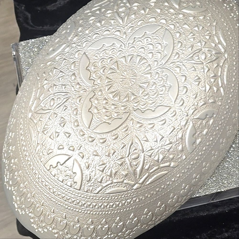 Artistic Accents Gold Lace Crochet Decorative Glass Bowl - Picture 9 of 10